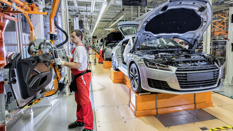 Συνεχόμενες απεργίες στα εργοστάσια των γερμανικών αυτοκινητοβιομηχανιών